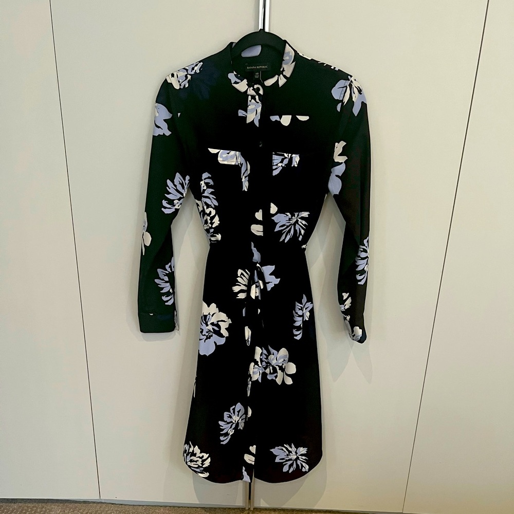 Banana Republic Knee length dress